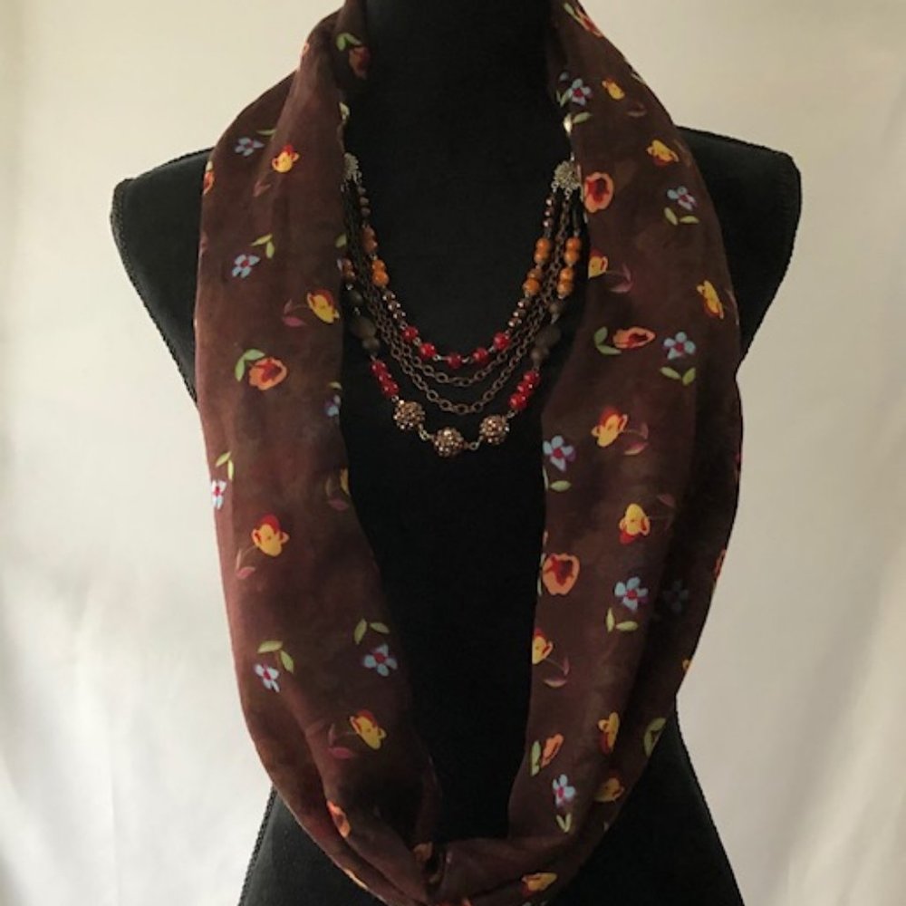 WOMEN'S BEADED INFINITY SCARF/EARRING SET